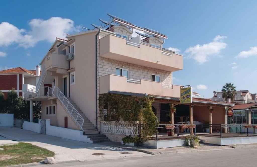 Apartments In Rogoznica 36019 Exterior photo
