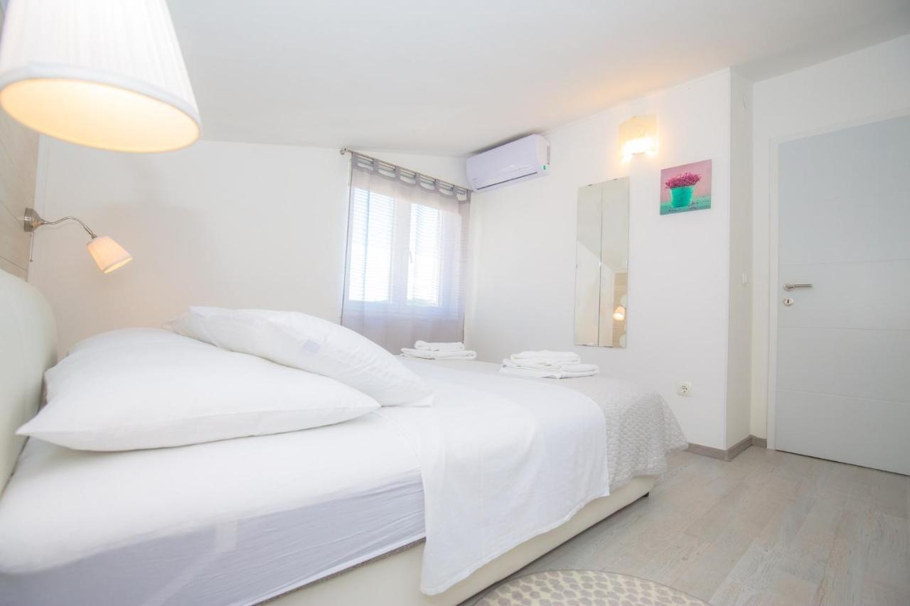 Apartments In Rogoznica 36019 Exterior photo